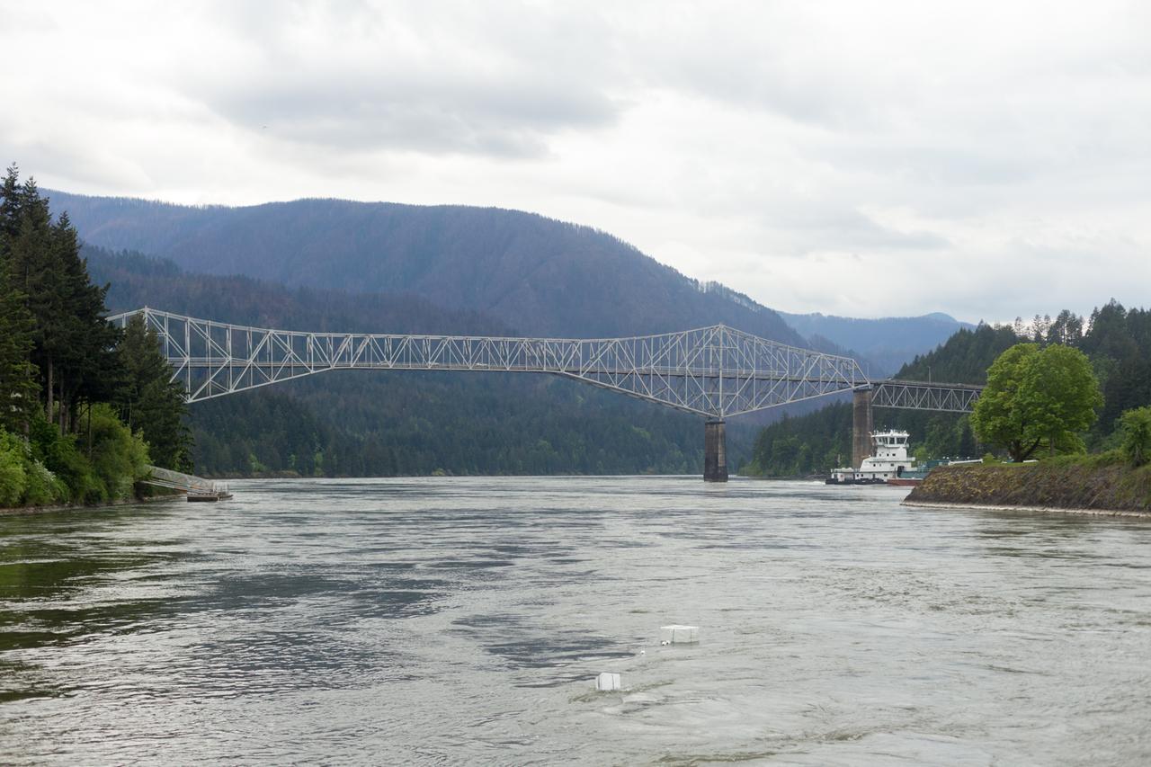 Columbia Gorge Inn Cascade Locks Ngoại thất bức ảnh